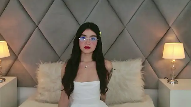 Watch OliviaDiaz live on EroticFlix - High definition streams