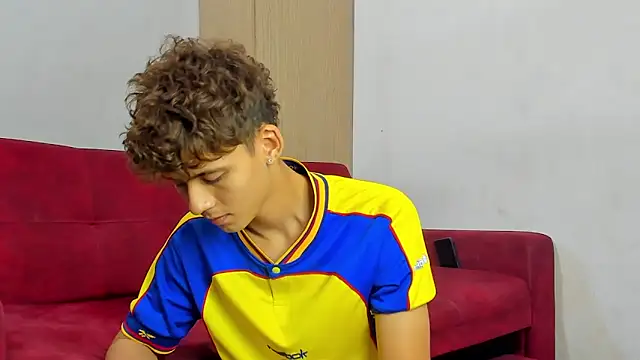 willy_sexxx18 live cam on StripChat