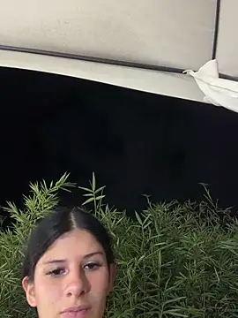 mia_alanna - Mia_Alanna's free webcam - UK Sex Cams