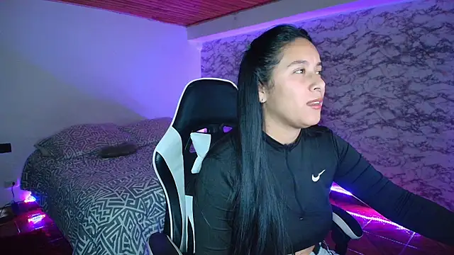 Camila_IRoose webcam