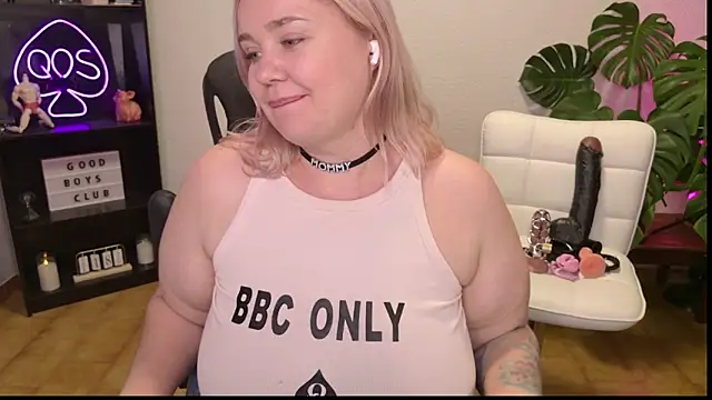 MargotGrey webcam