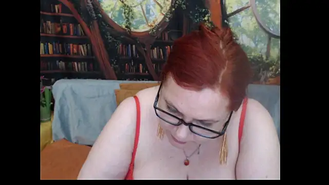 PlayfullMature webcam