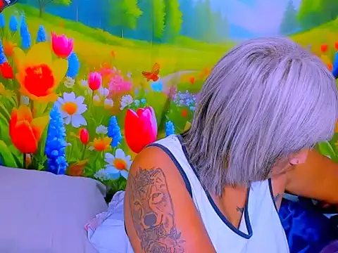 indianroxy webcam
