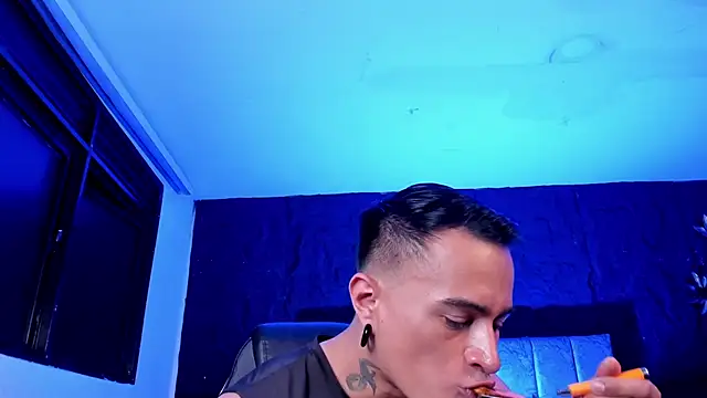 LiamDeep webcam