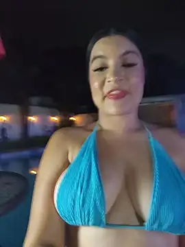 Pretty_Julieta live cam on StripChat