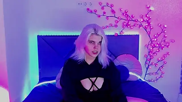 joannlowe - JoannLowe's free webcam - UK Sex Cams