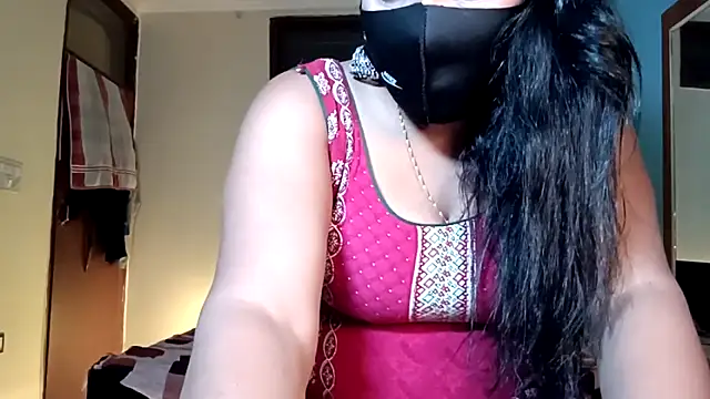 yourdesi_laila_'s live room