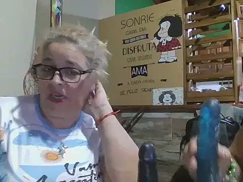 momismilf544's live room