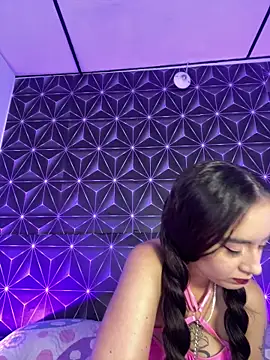 Watch MelanyyJhonson15 live on EroticFlix - High definition streams