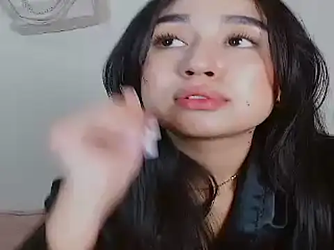 SiennaLorens webcam