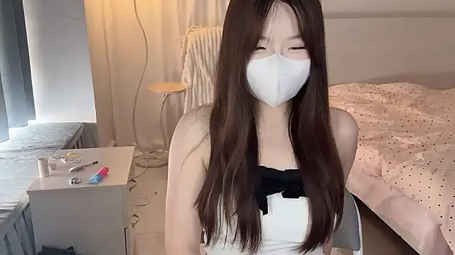 _xiaoxinxin_ (F young) - 小狗趴打屁屁10下