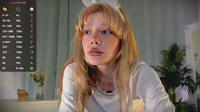 boobsybootie (F young) - oil boobies + toy control