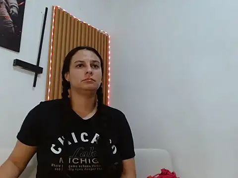 Watch HadaraXxx live on EroticFlix - High definition streams
