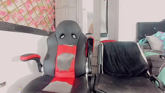Thiara_veky_ webcam