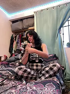 nina-chick777 (F young) - TOPLESS 5 MIN