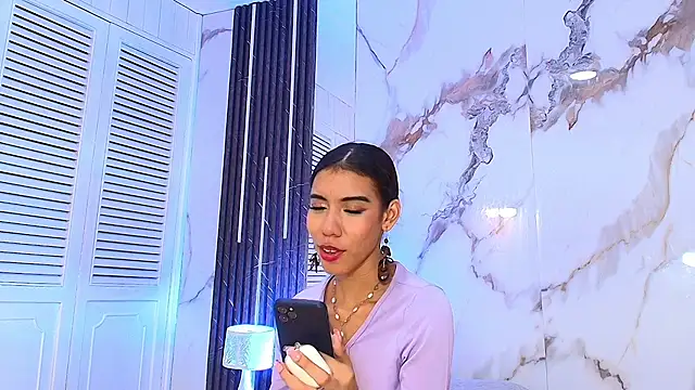 bellaharpeer (F teen) - Saliva + spank my pussy
