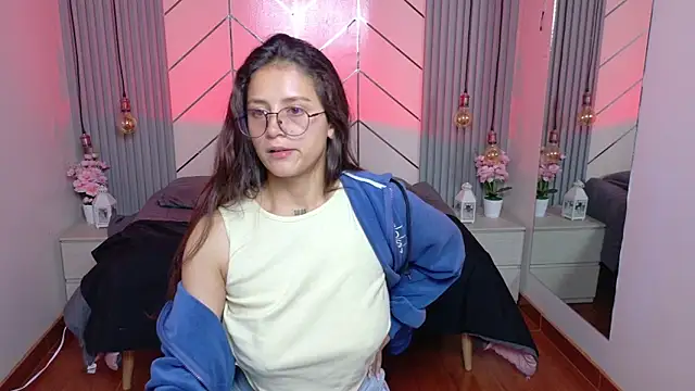 sofysoul (F young) - Pussy play fingers