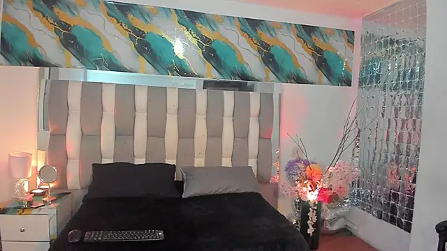 Greys_Mandahian live cam on StripChat