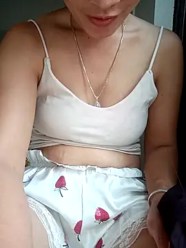 nangmo live cam on StripChat