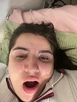 horny_roomiess webcam