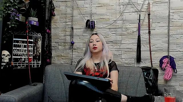 CruelMistress webcam