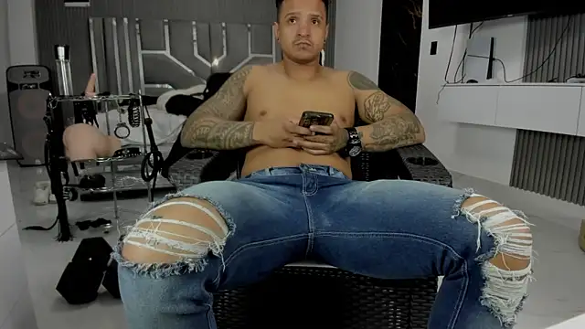 master_leather webcam