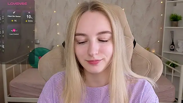 Shy_Polly webcam