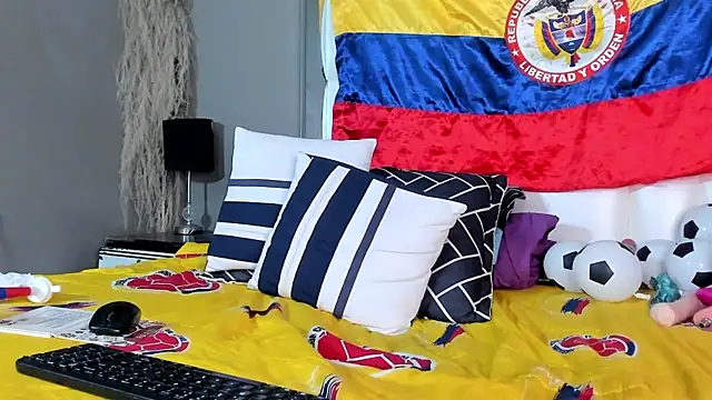 MILF_AURORA webcam