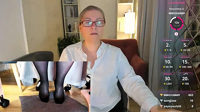Alexandra_Kind webcam