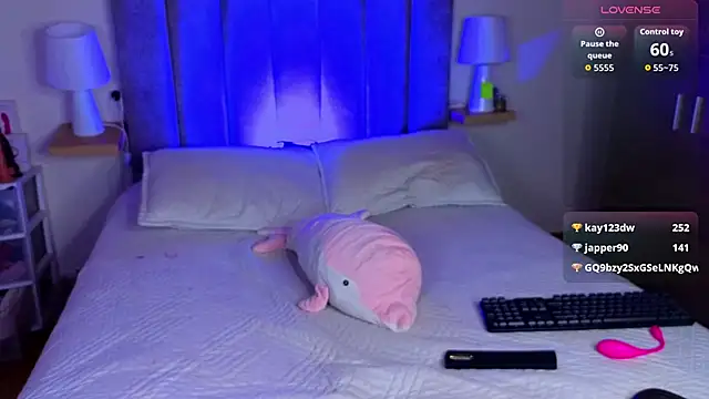 Victoria_Hils webcam