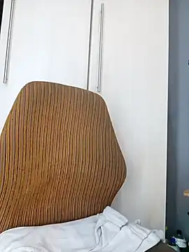 SkinnykeehXO webcam