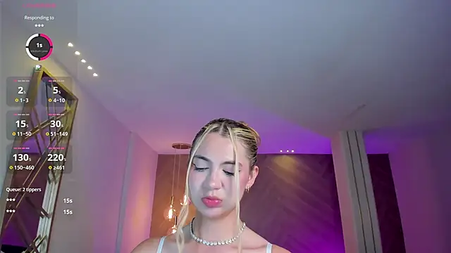 Watch NiaHolland live on EroticFlix - High definition streams