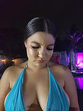 pretty_julieta (F young) - Oil on your TITS 💦🍒