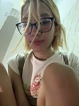 SweetBunnyGF webcam