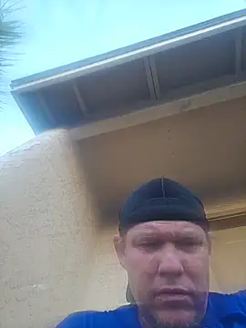 yourMasterisBored live cam on StripChat