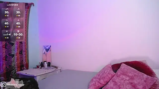 dark__nymph live cam on StripChat