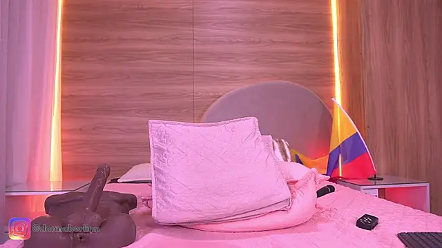 Watch danna_berlin_ live on EroticFlix - High definition streams