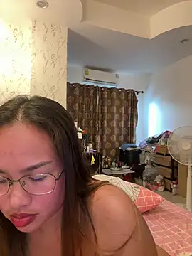 Watch Ponthip live on EroticFlix - High definition streams