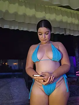 Pretty_Julieta live cam on StripChat