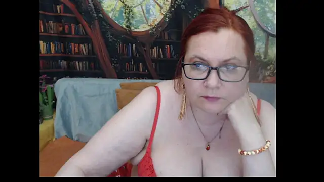 PlayfullMature webcam