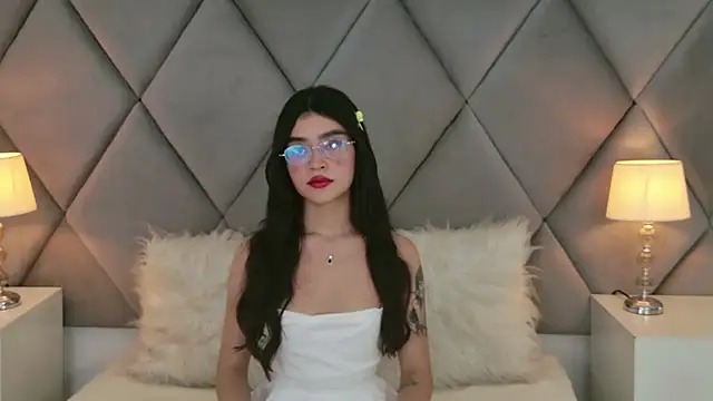 Watch OliviaDiaz live on EroticFlix - High definition streams