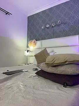 celeste_amber (F young) - Add red color to that ass with spanks 🥵