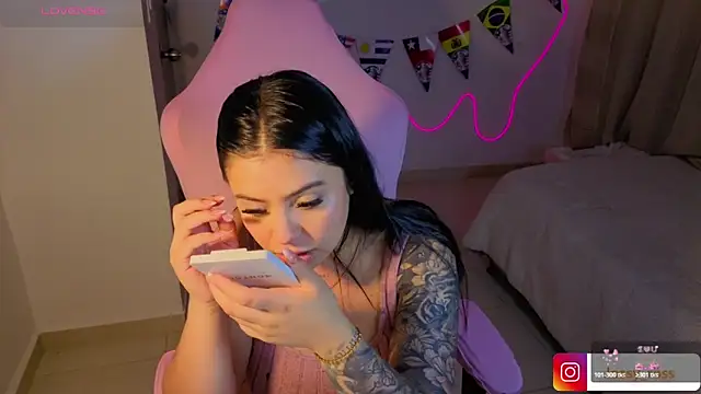 Watch Victoryyy_ live on EroticFlix - High definition streams