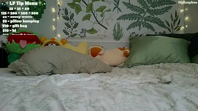 LilyMayBae webcam