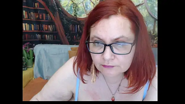 PlayfullMature webcam