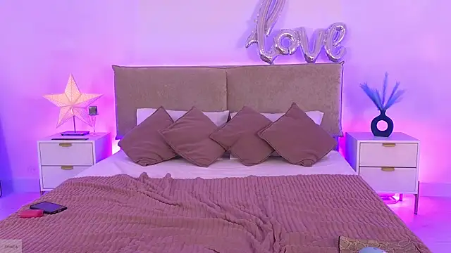 Jules_night Live Webcam on Stripchat
