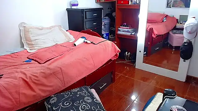 MariamGray1 webcam