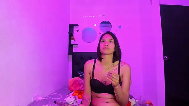 Watch sapphire_brown20 live on EroticFlix - High definition streams