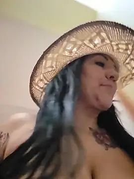 LittleMissEeve webcam