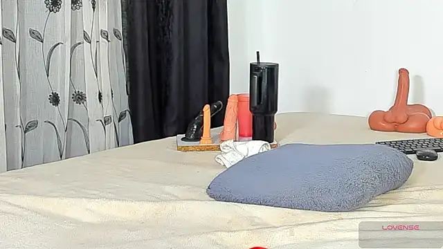 CREAMY_BUBBLEGUM webcam